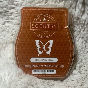 Scentsy Honey Pear Cider Wax Bar in Warm Brown